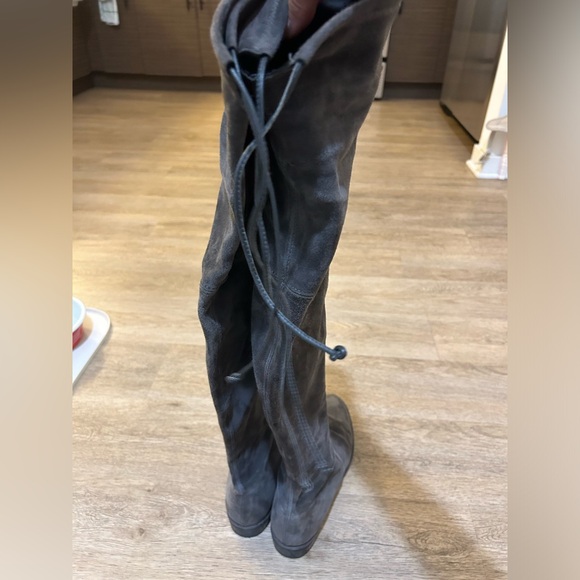 Stuart Weitzman Lowland Over the Knee Boots - Gray - Size 7.5 - Picture 5 of 10